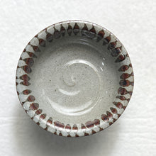 Load image into Gallery viewer, ROKURO TOGUSA FOOTED BOWL
