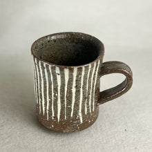 Load image into Gallery viewer, ROKURO WHITE STRIPED BROWN MUG CUP
