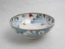 Load image into Gallery viewer, BRUSH BLUE RAMEN BOWL KARAKUSA
