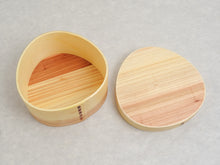 Load image into Gallery viewer, SUGI WOOD BENTO BOX / WOODEN LUNCH BOX (CIRCLE)
