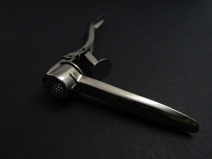 STAINLESS STEEL GARLIC SQUEEZER