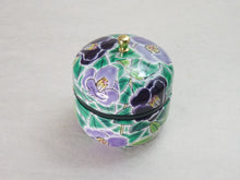 Load image into Gallery viewer, FLOWER PAINTED TIN TEA CADDY WITH KNOB
