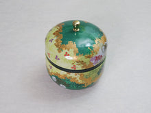 Load image into Gallery viewer, FLOWER PAINTED TIN TEA CADDY WITH KNOB
