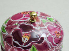 Load image into Gallery viewer, FLOWER PAINTED TIN TEA CADDY WITH KNOB
