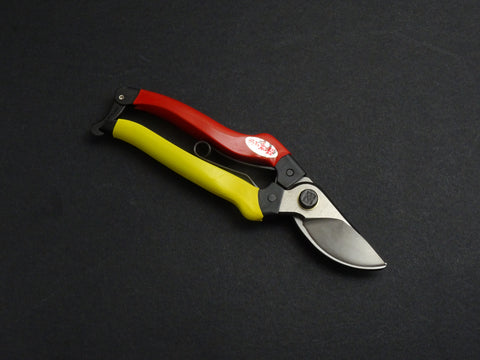 HASAMI MASAMUNE PRUNING SHEARS 200MM WITH RED AND YELLOW HANDLES