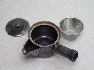 HASAMIYAKI KURO-UWAGUSURI RAKU-RAKU COFFEE/TEAPOT WITH STAINLESS TEA STRAINER