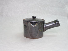 Load image into Gallery viewer, HASAMIYAKI KURO-UWAGUSURI RAKU-RAKU COFFEE/TEAPOT WITH STAINLESS TEA STRAINER

