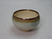 Load image into Gallery viewer, MINOYAKI SALIU X KOUZANGAMA SAZANAMI MATCHA BOWL (BLUE)
