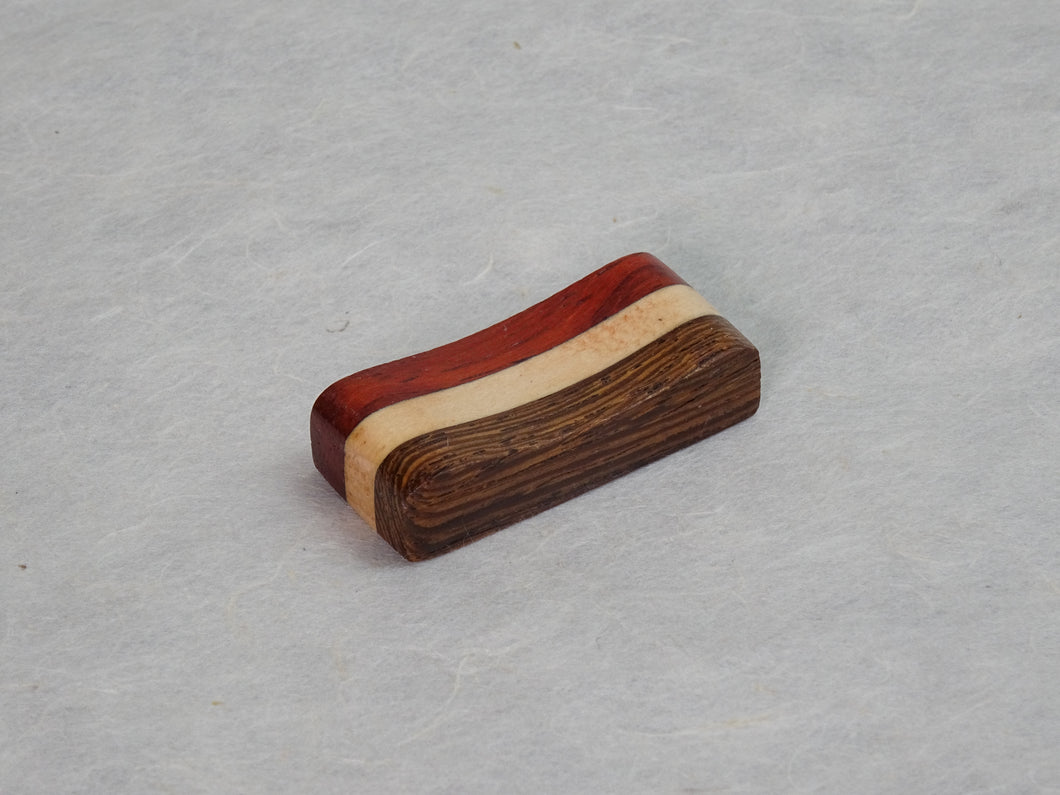 YOSEGI CHOPSTICKS REST (RED)