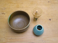 Load image into Gallery viewer, MINOYAKI GENJI GREEN MATCHA BOWL WITH BAMBOO WHISK #80 &amp; WHISK STAND SET
