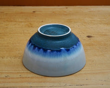 Load image into Gallery viewer, MINOYAKI PASTEL-COLOUR BLUE x NAVY MATCHA BOWL
