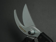 Load image into Gallery viewer, KAMAKI STAINLESS STEEL SECATEURS 200MM HOOK TYPE*
