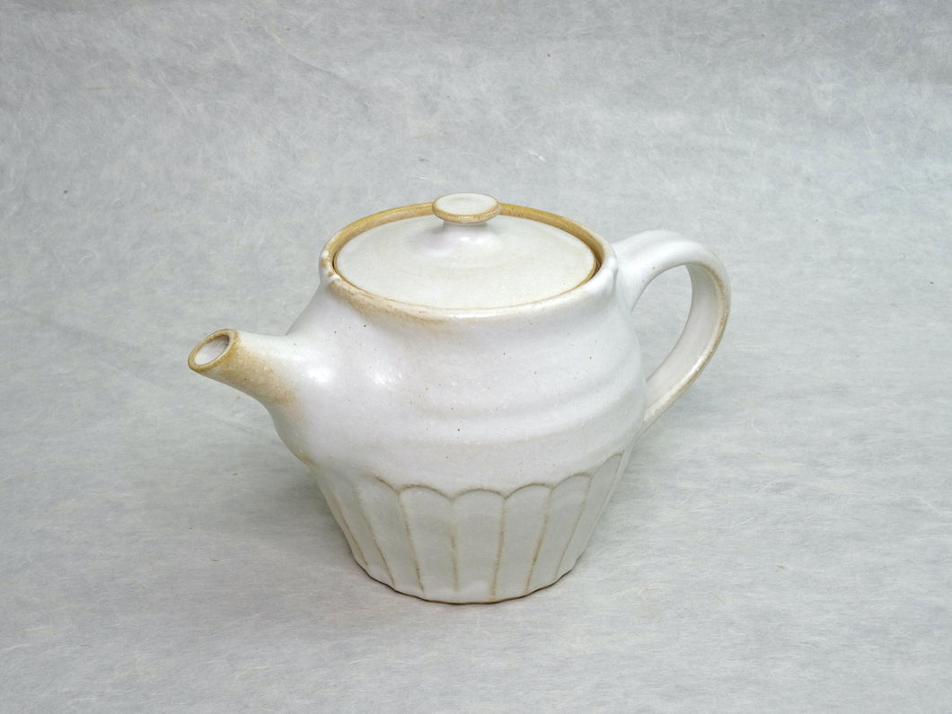 MASHIKOYAKI KINARI TEAPOT WITH STAINLESS STRAINER