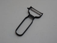 JULIENNE PEELER (MATTE BLACK)
