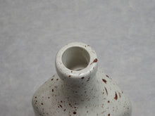 Load image into Gallery viewer, TIERRA COCIDA HANDMADE CERAMIC OIL DISPENSER 475ML
