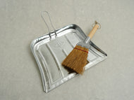 TIN DUSTPAN & PALM CLEANING BRUSH SET