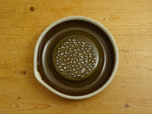 Load image into Gallery viewer, MUJUN SURI PLATE MOTOSHIGE JAPANESE GRATER (2SIZES)
