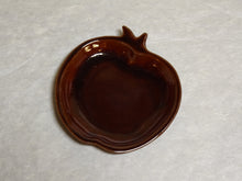 Load image into Gallery viewer, MASHIKOYAKI APPLE-SHAPED BROWN PLATE
