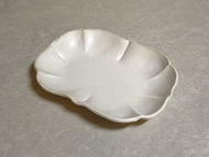 MASHIKOYAKI LOTUS-SHAPED NATURAL WHITE PLATE (LARGE)