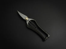 Load image into Gallery viewer, TOYAMA HAMONO FORGED FLOWER SECATEURS 190MM / SPRING CLIP
