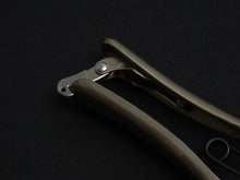 Load image into Gallery viewer, ONOYOSHI HAMONO FORGED PRUNING SHEARS FOR ROSE 180MM
