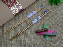 Load image into Gallery viewer, WOOD CHOPSTICKS &amp; REST SET WITH ENGRAVING &amp; GIFT BOX
