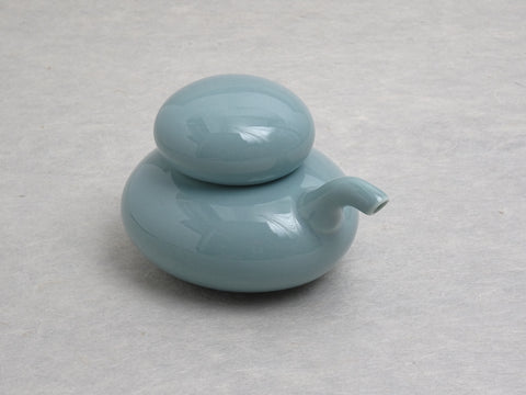 HASAMIYAKI HAKUZANGAMA ISHIKORO SHOYU-SASHI / SOY SAUCE POT BLUE GRAY