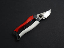 Load image into Gallery viewer, OKATSUNE SECATEURS 180MM / SENTEI BASAMI
