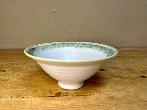 LAUR SERIES RIMMED BOWL BY MISHIO SUZUKI
