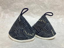 Load image into Gallery viewer, NABETSUKAMI / POTHOLDER  SET OF 2
