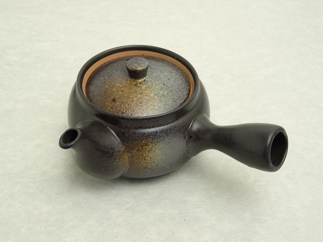 KURO BIZEN TEAPOT WITH STAINLESS TEA STRAINER