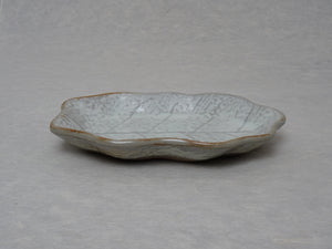 LEAF SHAPED SMALL PLATE CREAM