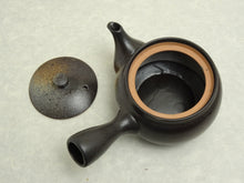 Load image into Gallery viewer, KURO BIZEN TEAPOT WITH STAINLESS TEA STRAINER
