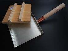 Load image into Gallery viewer, JAPANESE COPPER TAMAGOYAKI PAN / OMELETTE PAN WITH WOODEN LID**

