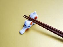 Load image into Gallery viewer, CHOPSTICKS REST CAT（RED）
