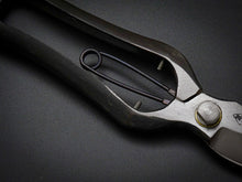 Load image into Gallery viewer, ABUKUMAKAWA FORGED SECATEURS 180MM / SPRING CLIP
