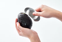 Load image into Gallery viewer, EAtoCO MUKU AVOCADO CUTTER
